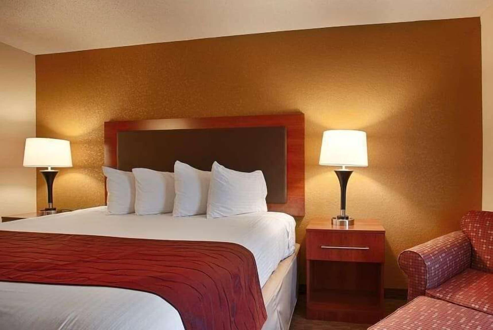 Days Inn By Wyndham Indiana Benjamin Franklin Highway מראה חיצוני תמונה